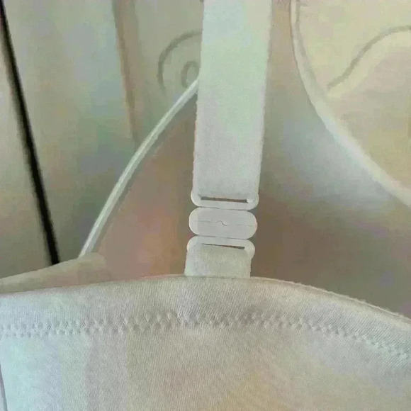 Vanity Fair Body Caress Full Coverage Wireless Bra 〰️ 42B 〰️ Style # 72335 - Picture 8 of 10